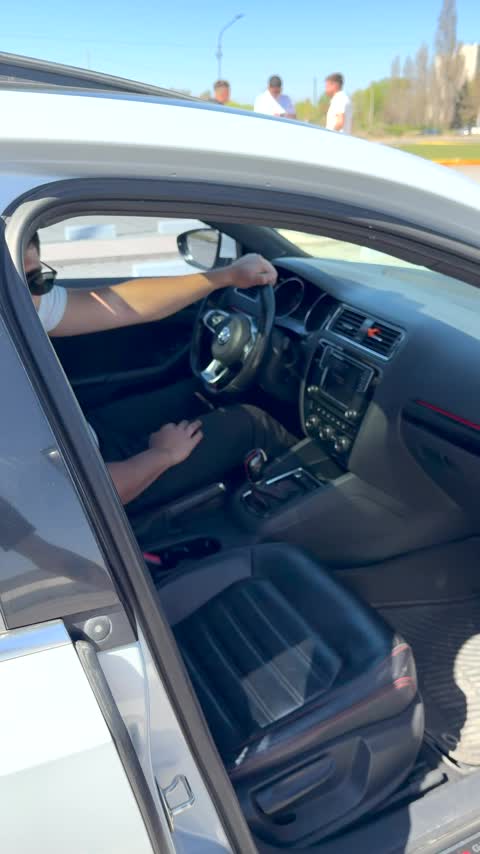Pieza publicitaria de CR Automotores 2
